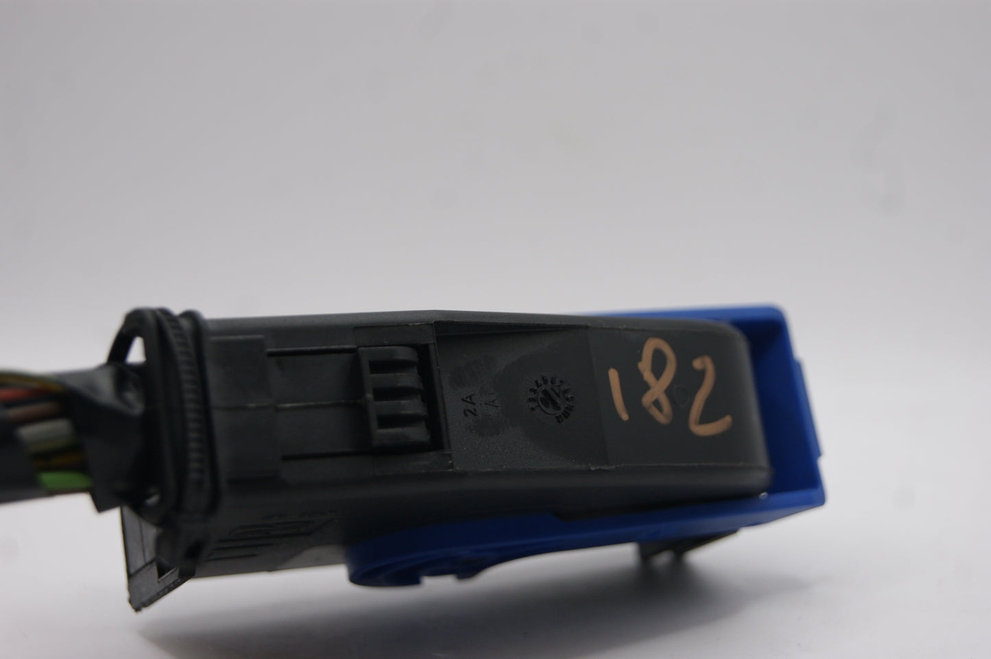 PLUG CONNECTOR ZF 32-5 BCM VAUXHALL MERIVA B BODY CONTROL MODULE LQ DELPHI - Glasgow Car Parts Store