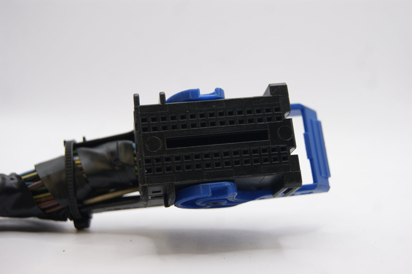 PLUG CONNECTOR  BCM VAUXHALL MERIVA  BODY CONTROL MODULE LQ DELPHI - Glasgow Car Parts Store