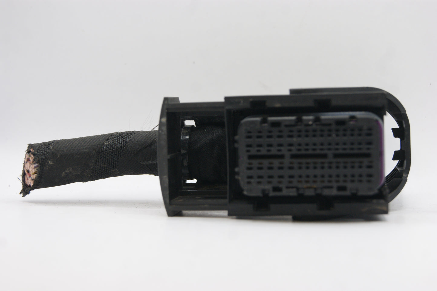 MJD6F3 PLUG CONNECTOR FOR ECU 51846262 - Glasgow Car Parts Store