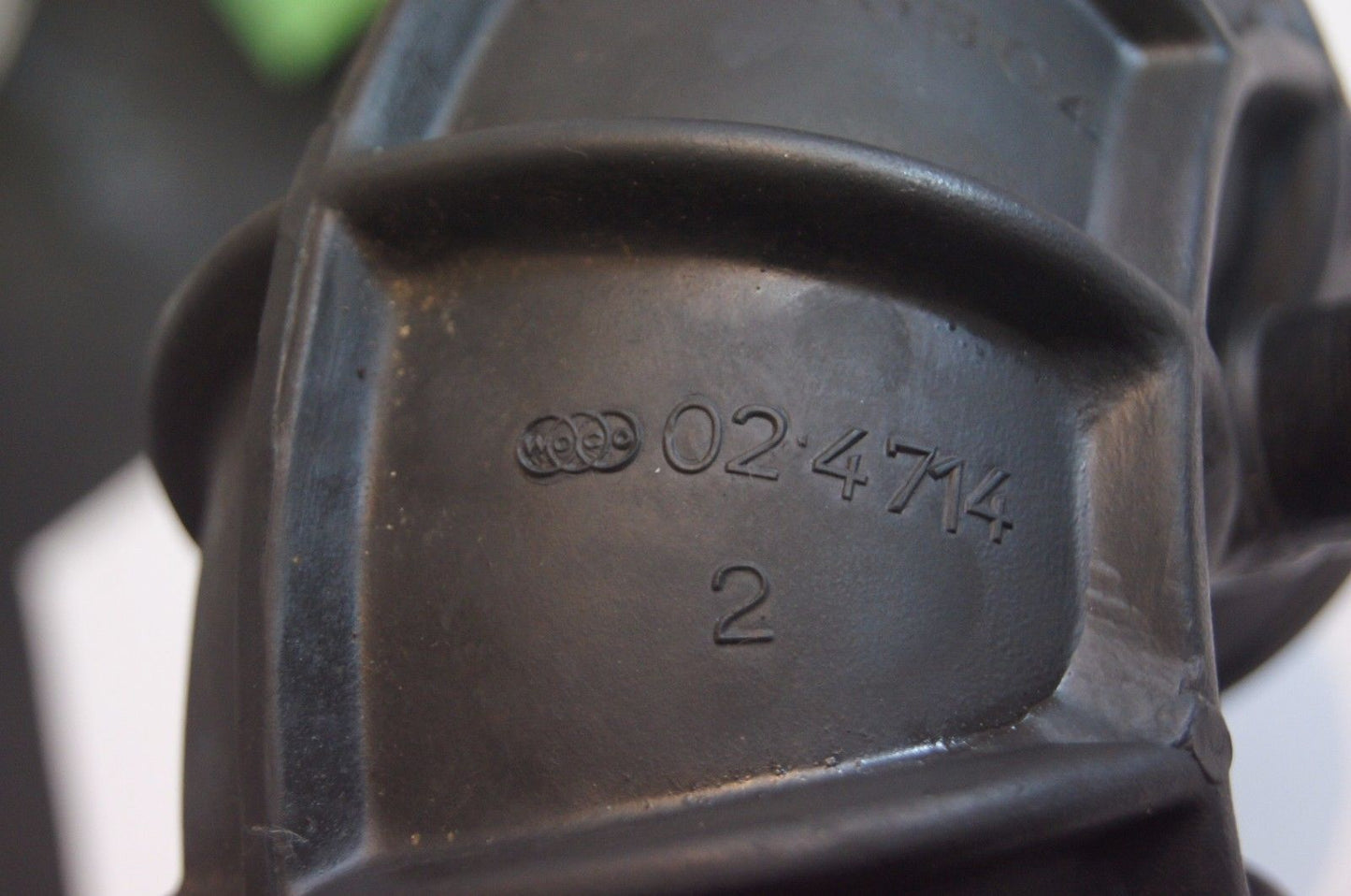 Porsche 944 phase1 manchon d'air 94411035804 944 110 358 04 - Glasgow Car Parts Store