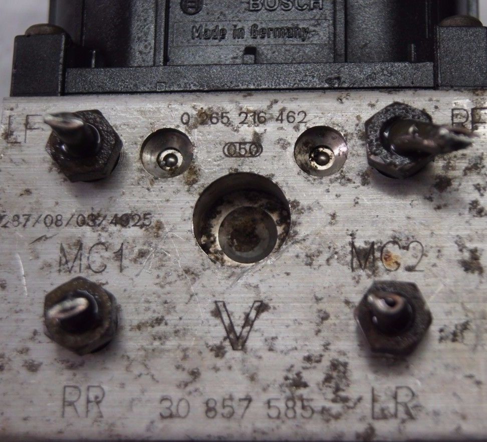 Volvo S40 I  Abs Pump 0265216462 30857585 - Glasgow Car Parts Store