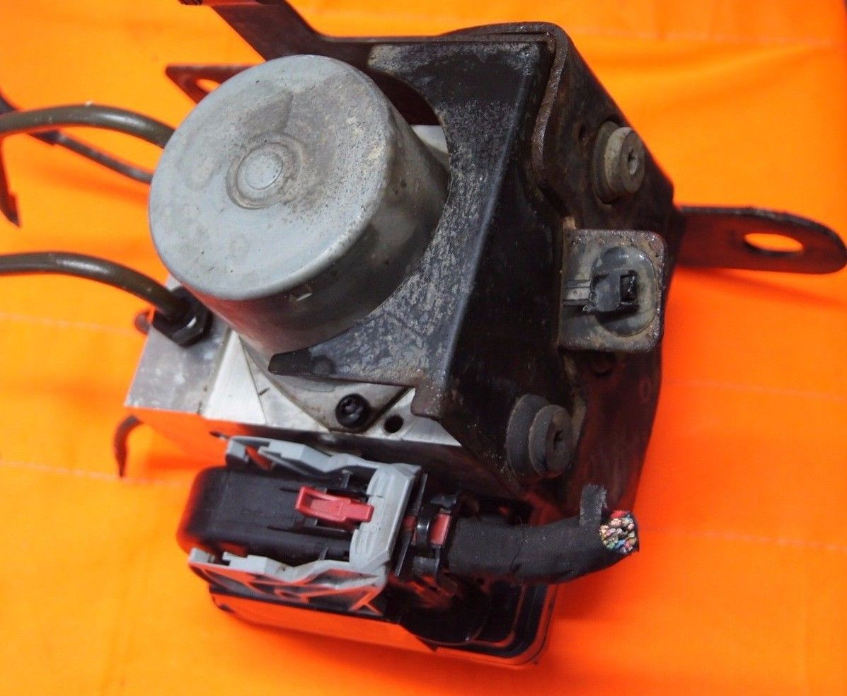 Kia  Petrol ABS Pump 1Y589-20500. - Glasgow Car Parts Store