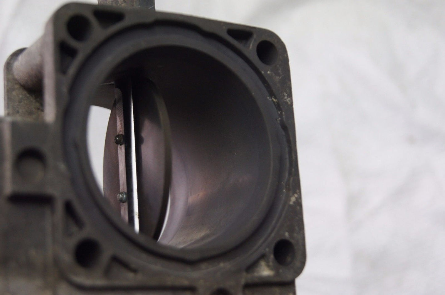 VW  THROTTLE BODY 038128063C - Glasgow Car Parts Store