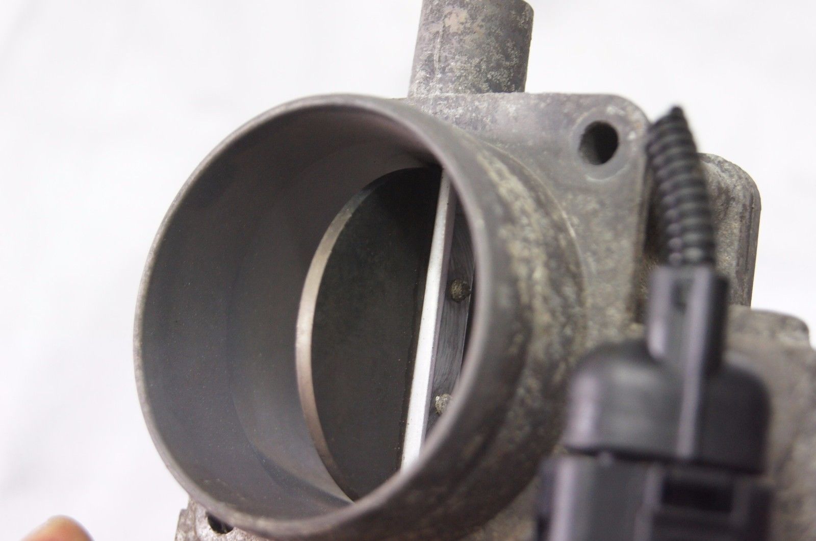 VW  THROTTLE BODY 038128063C - Glasgow Car Parts Store