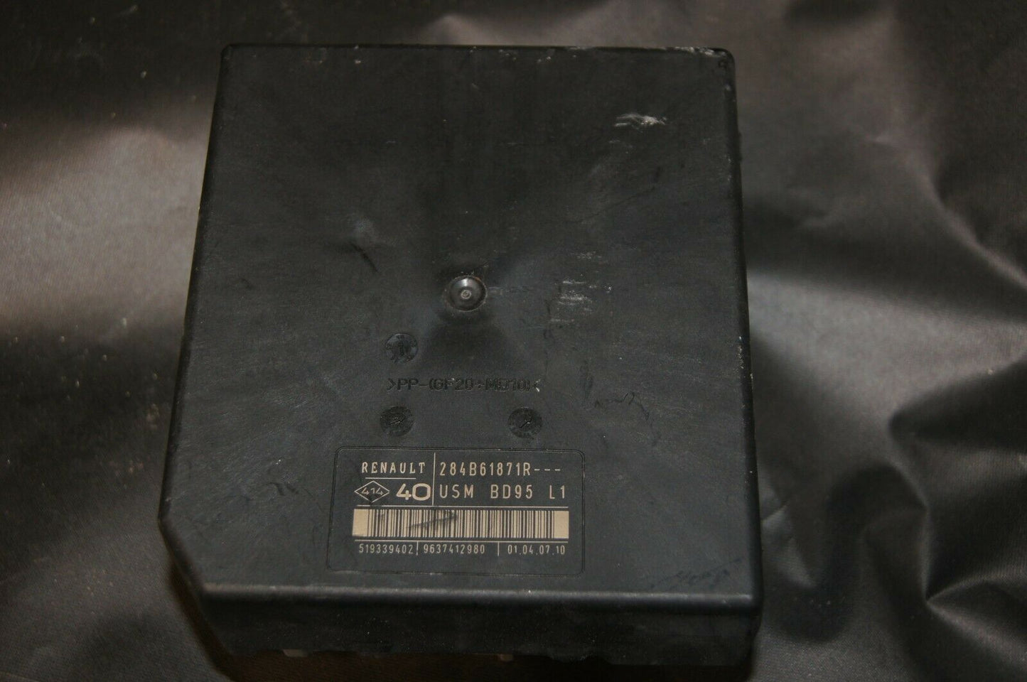 284B61871R USM Fuse Box Renault Megane. USM BD95 L1