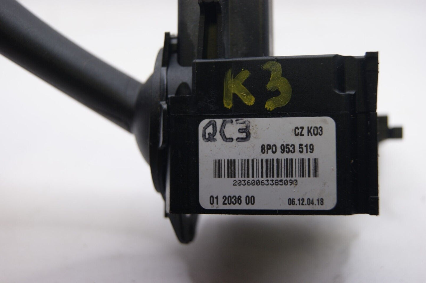 AUDI  WIPER STEERING COLUMN SWITCH STALK 8P0953519.