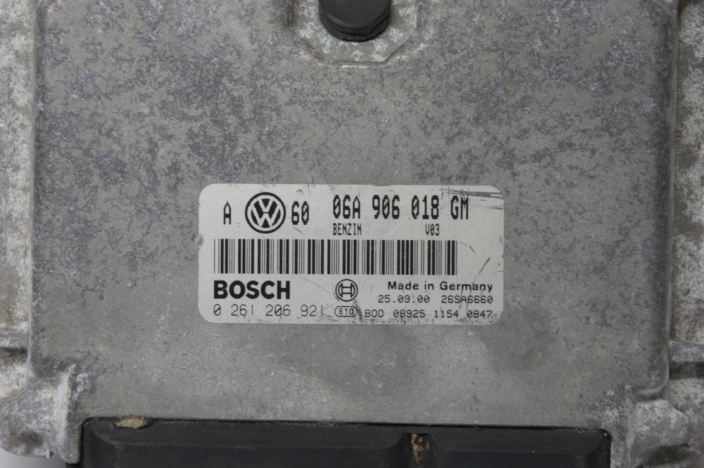 0261206921 VW Golf  2.0 Engine Control Unit ECU 06A906018 GM