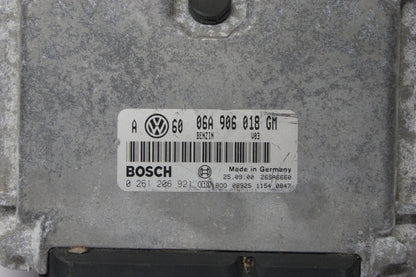 0261206921 VW Golf  2.0 Engine Control Unit ECU 06A906018 GM