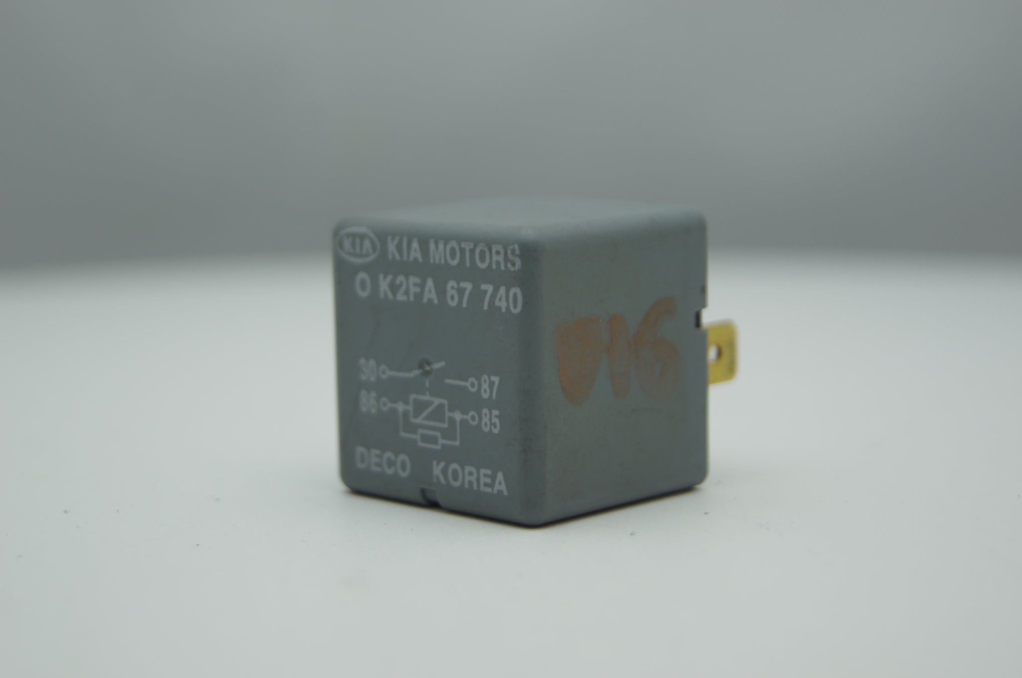 Kia Sorento Relay 0K53A67740 DECO