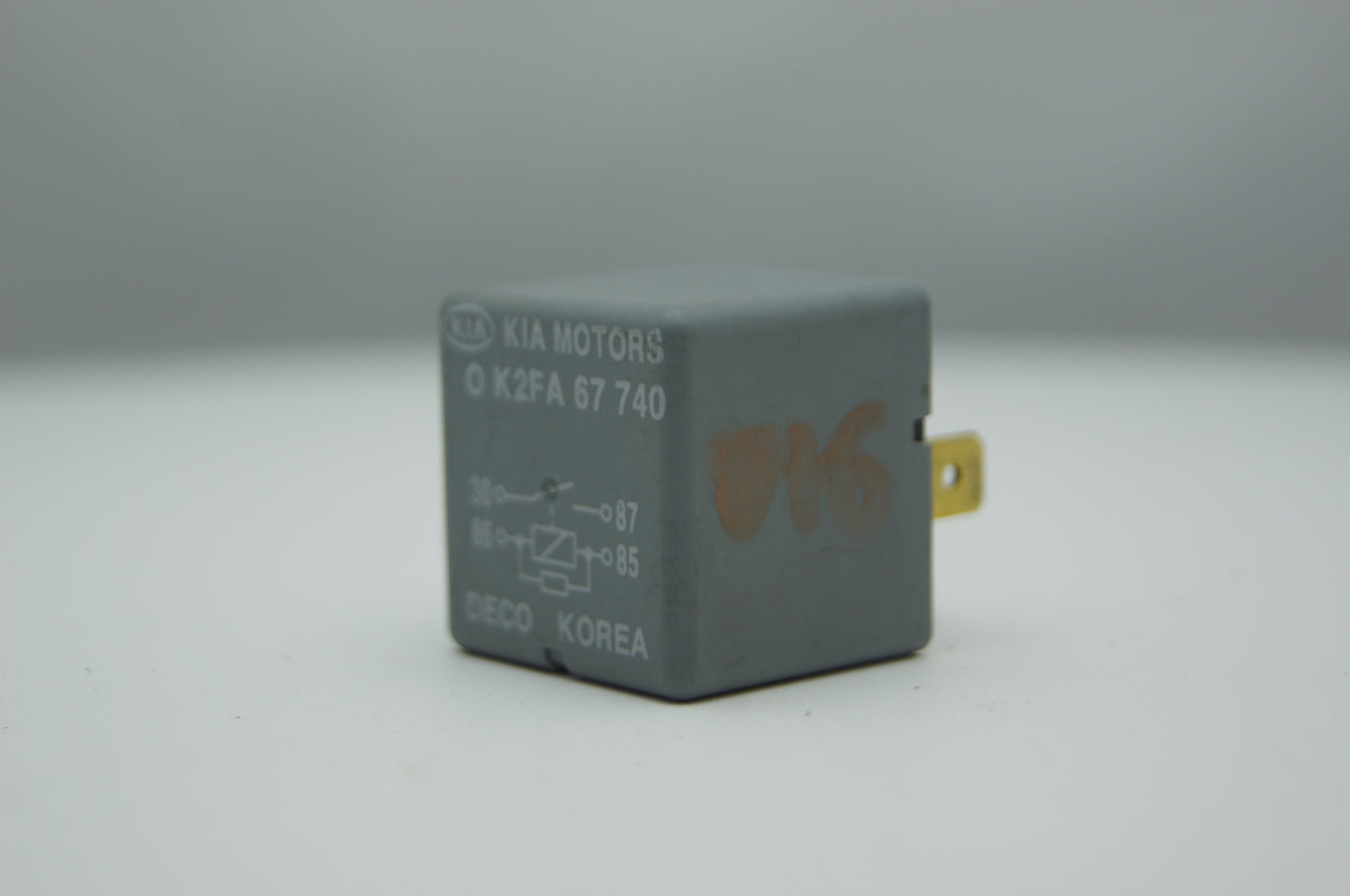 Kia Sorento Relay 0K53A67740 DECO