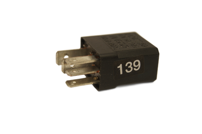 139-Iveco Daily (97-14) 5-Pin Multi-Use Black Relay 504049024 10/20A 677.50 12V