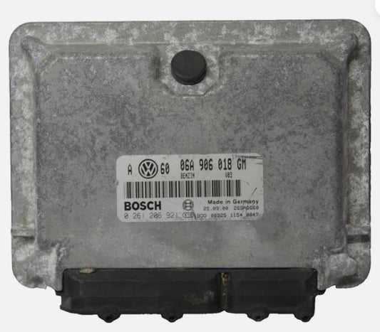 0261206921 VW Golf 2.0 Engine Control Unit ECU 06A906018 GM