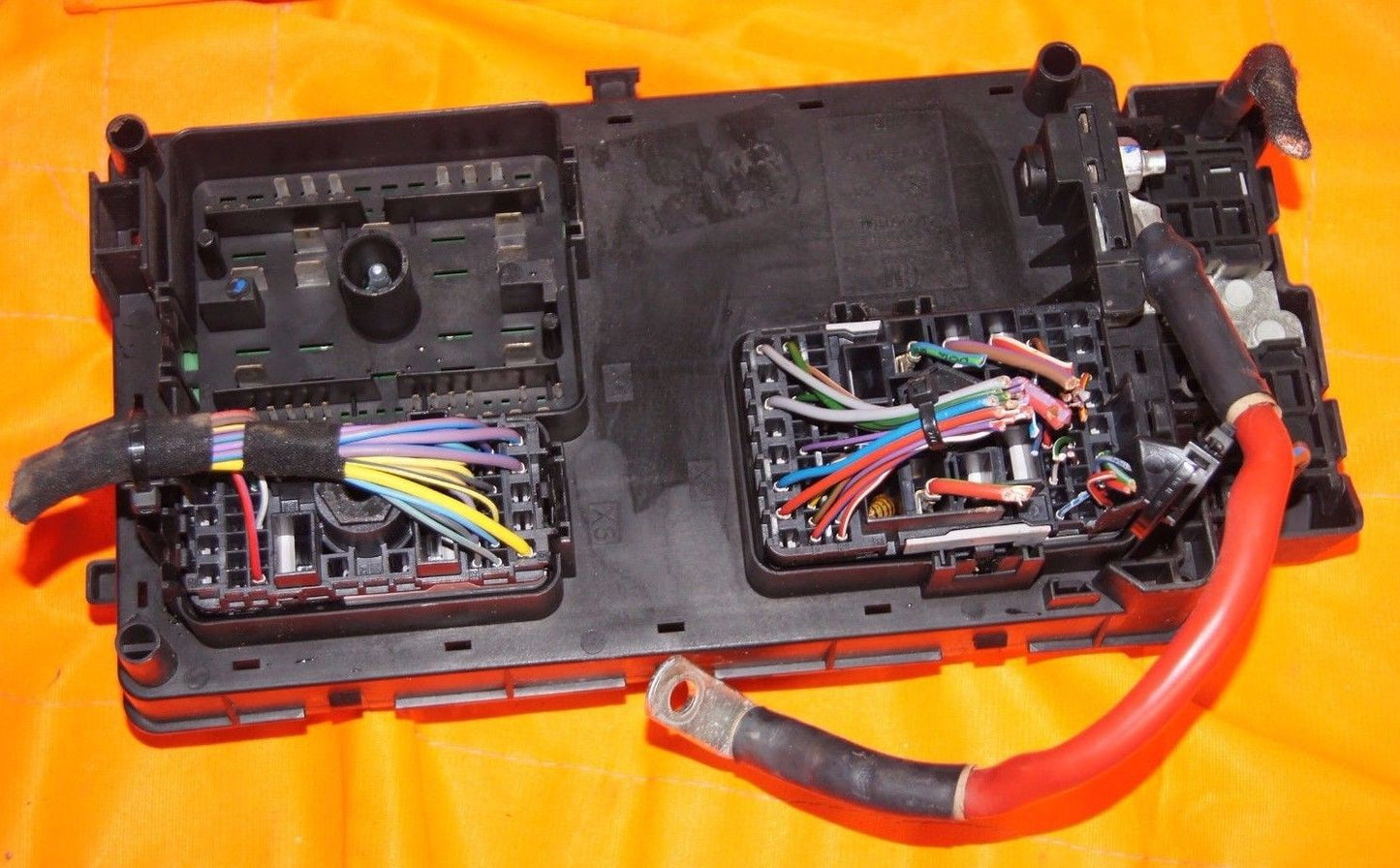 VAUXHALL INSIGNIA UNDER BONNET FUSE BOX 529050199